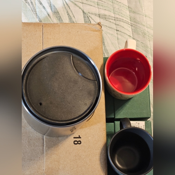 Starbucks Drinking Bundle (3) - Picture 5 of 8